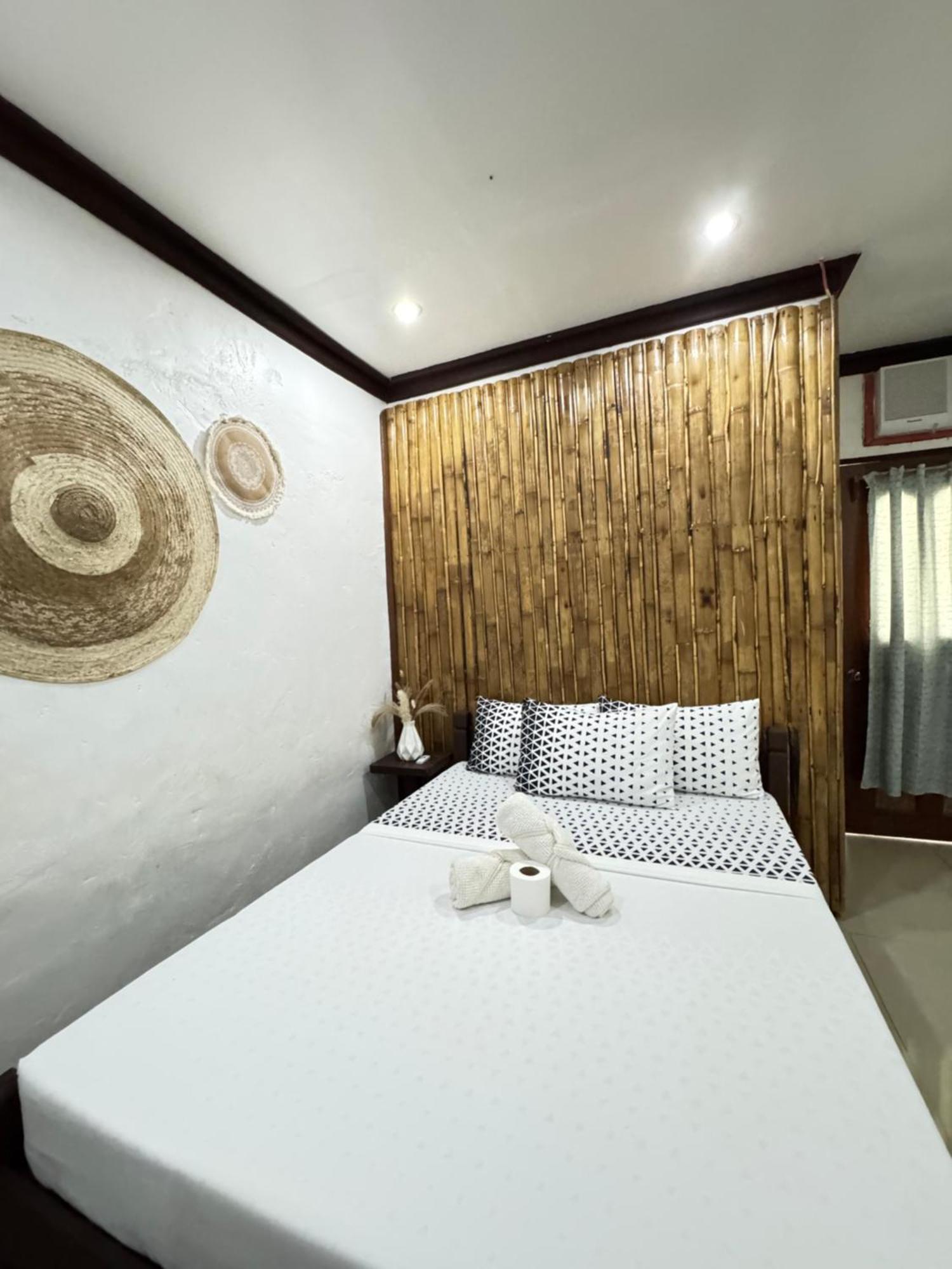 Aquaholik Traveler'S Lodge Ель-Нідо Екстер'єр фото