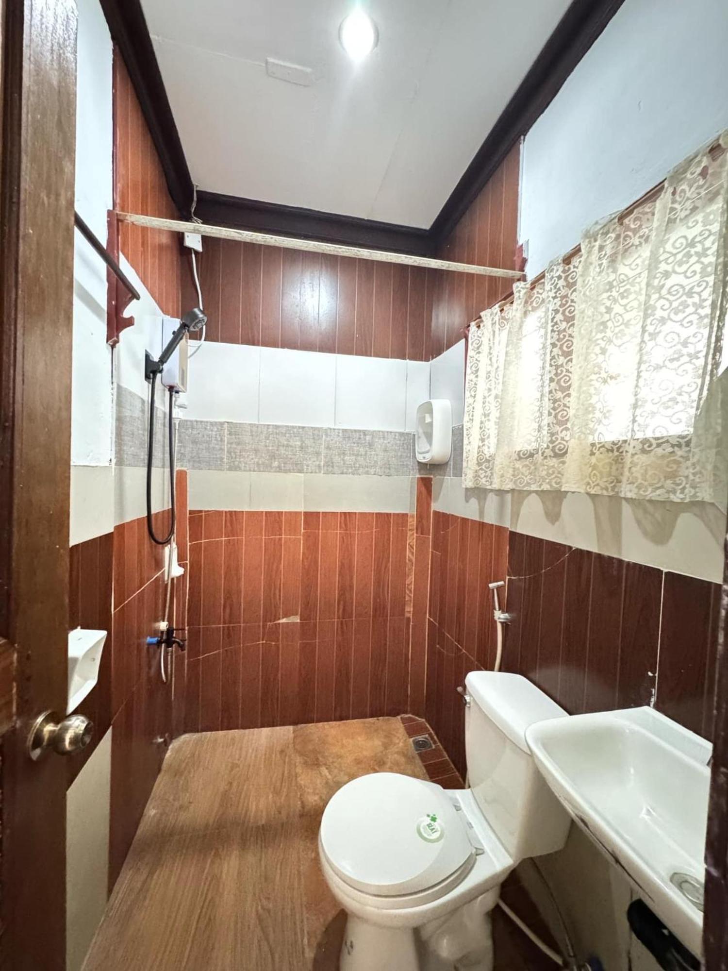 Aquaholik Traveler'S Lodge Ель-Нідо Екстер'єр фото