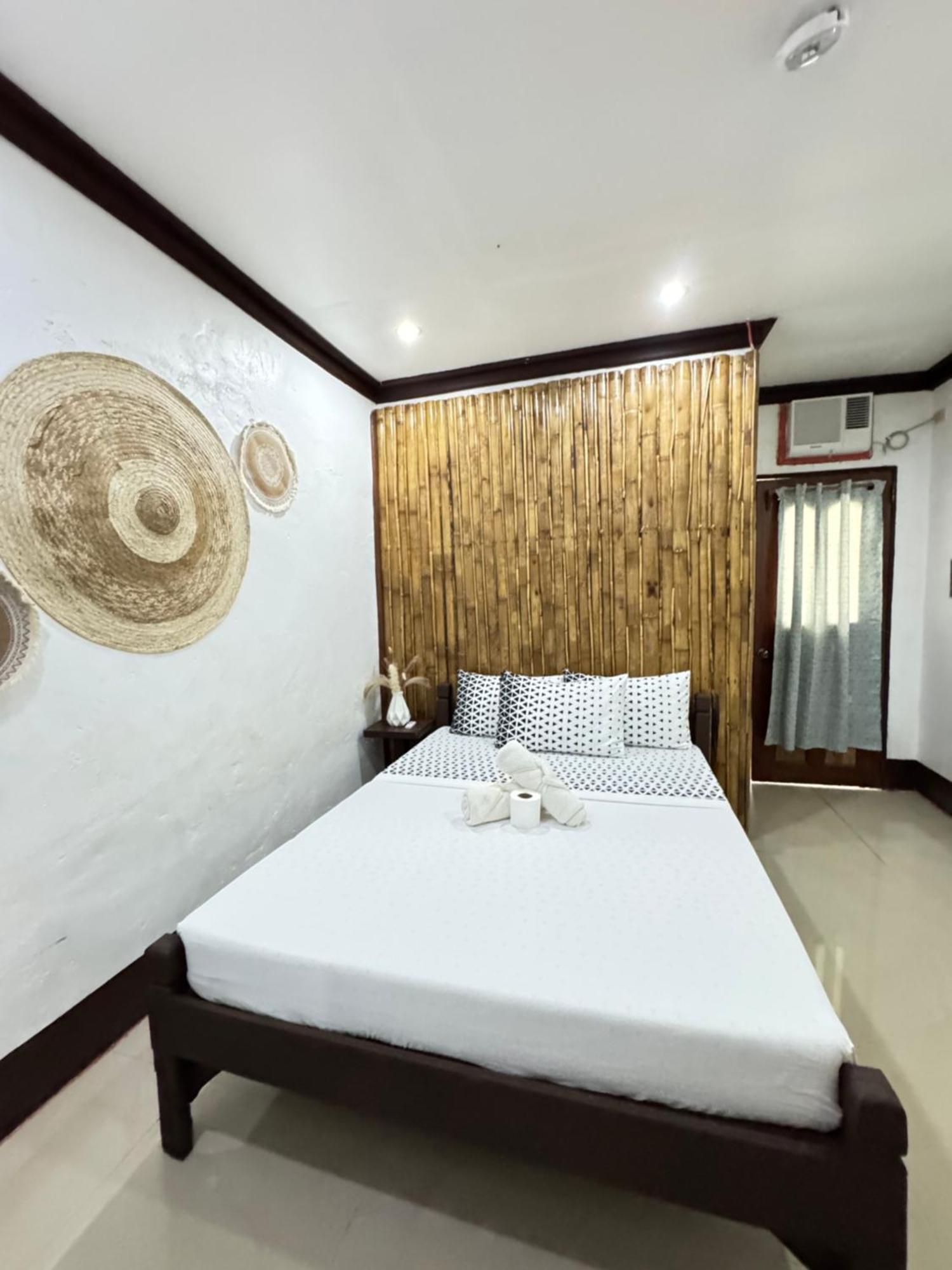 Aquaholik Traveler'S Lodge Ель-Нідо Екстер'єр фото