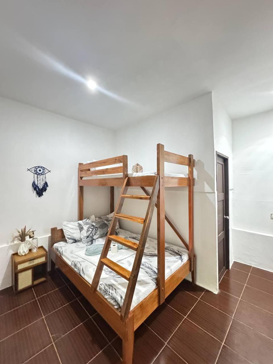 Aquaholik Traveler'S Lodge Ель-Нідо Екстер'єр фото