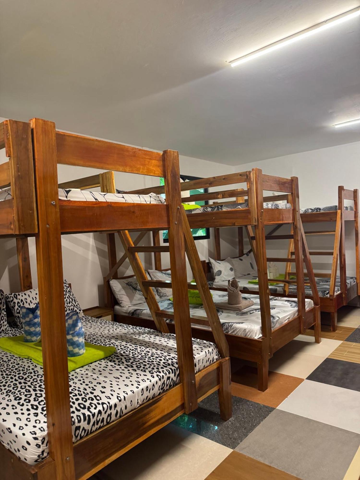 Aquaholik Traveler'S Lodge Ель-Нідо Екстер'єр фото